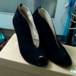 Amalfi by Rangoni peep toe booties